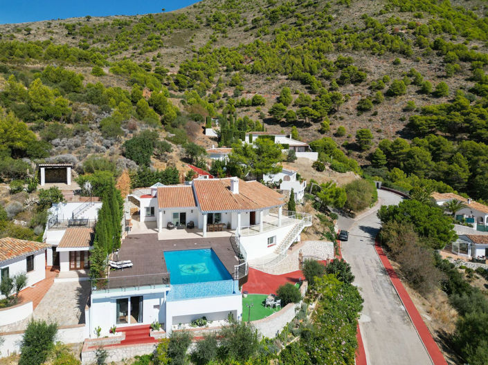 Image No.4-5 Bed Villa for sale