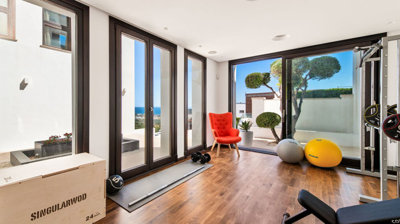 10-bb915d1cb19341576dcdc994b81ab9c5