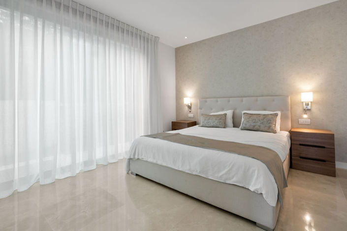 Image No.12-6 Bed Villa for sale