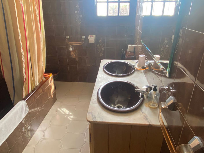 Image No.9-5 Bed Villa for sale