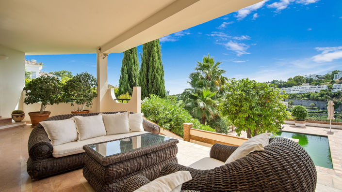 Image No.1-6 Bed Villa for sale