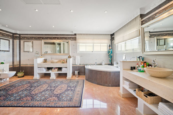 Image No.32-6 Bed Villa for sale