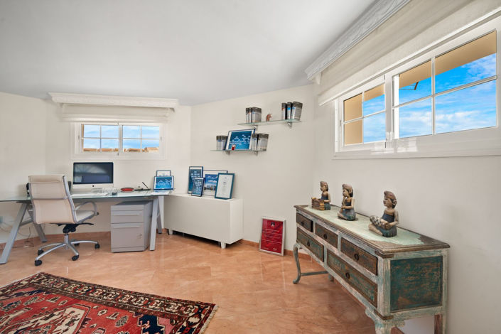 Image No.48-6 Bed Villa for sale