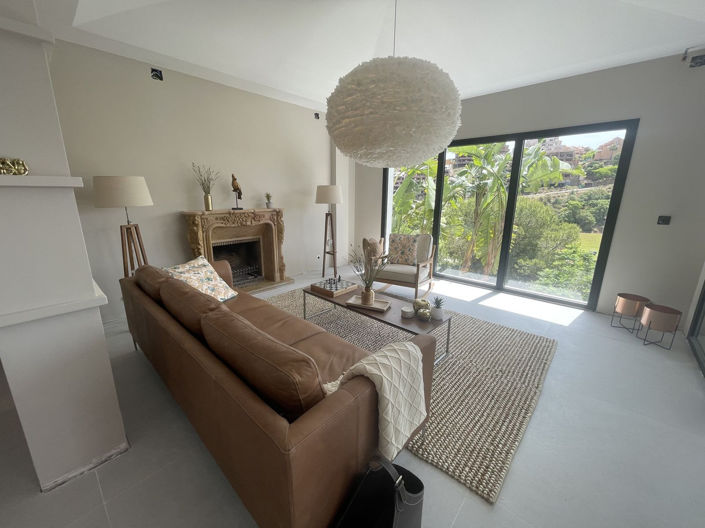 Image No.5-7 Bed Villa for sale