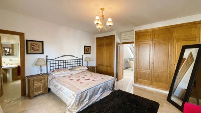 e4183f947d184536f6043a04db05259878032ac161e