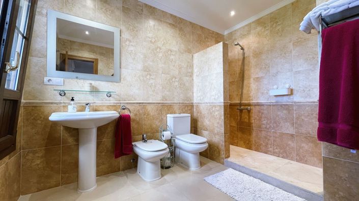 Image No.18-4 Bed Villa for sale