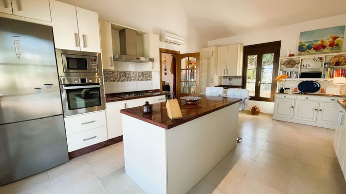 Image No.6-4 Bed Villa for sale