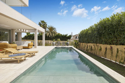 10-bb915d1cb19341576dcdc994b81ab9c5