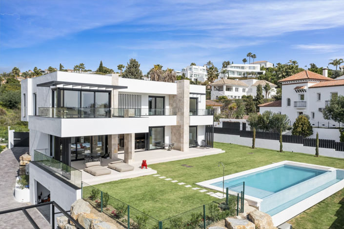 Image No.1-4 Bed Villa for sale