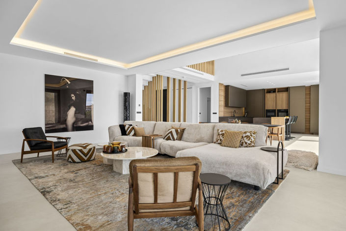 Image No.2-4 Bed Villa for sale