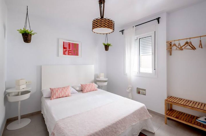 Image No.15-6 Bed Townhouse for sale