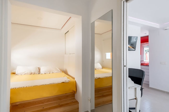 Image No.4-6 Bed Townhouse for sale