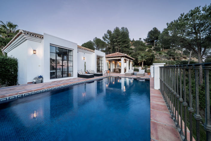 Image No.1-4 Bed Villa for sale