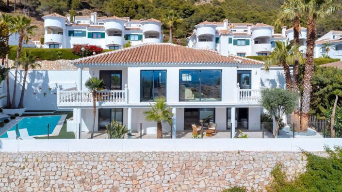 Image No.1-4 Bed Villa for sale