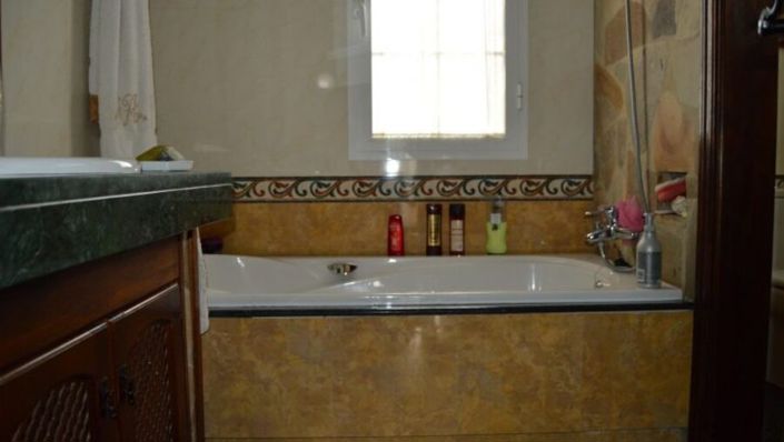 Image No.8-4 Bed Villa for sale