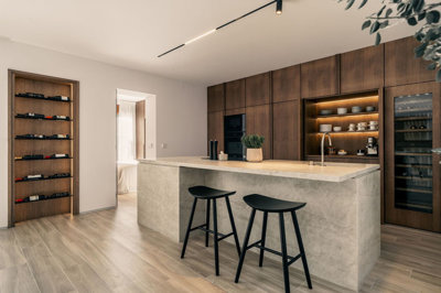 10-bb915d1cb19341576dcdc994b81ab9c5