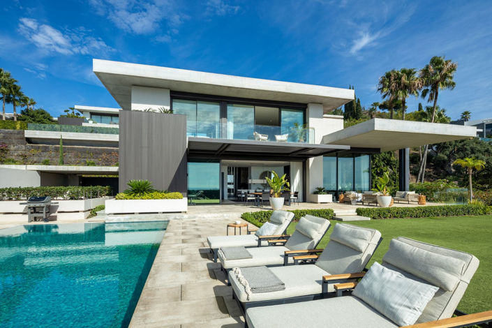 Image No.1-6 Bed Villa for sale