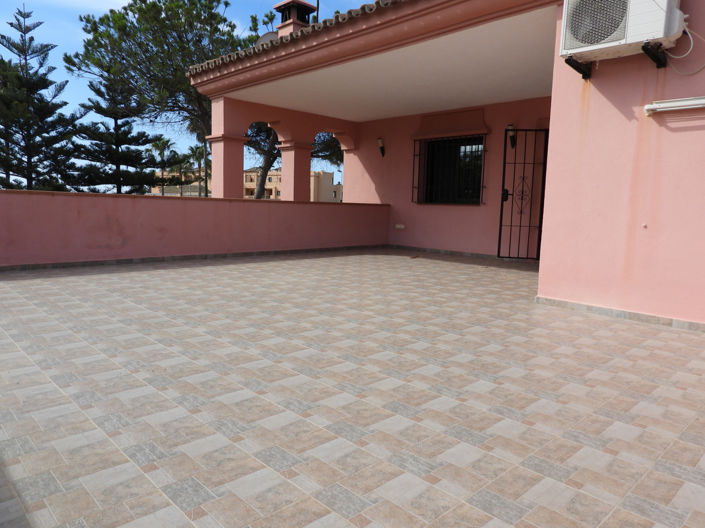 Image No.2-4 Bed Villa for sale