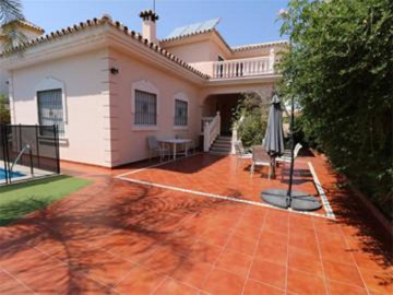 6 Bed Villa for sale