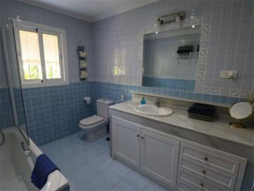 12-53013098fcab6c38b1379cd33298e050