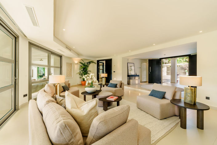 Image No.2-5 Bed Villa for sale