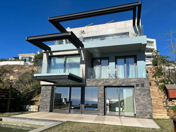 5 Bed Villa for sale