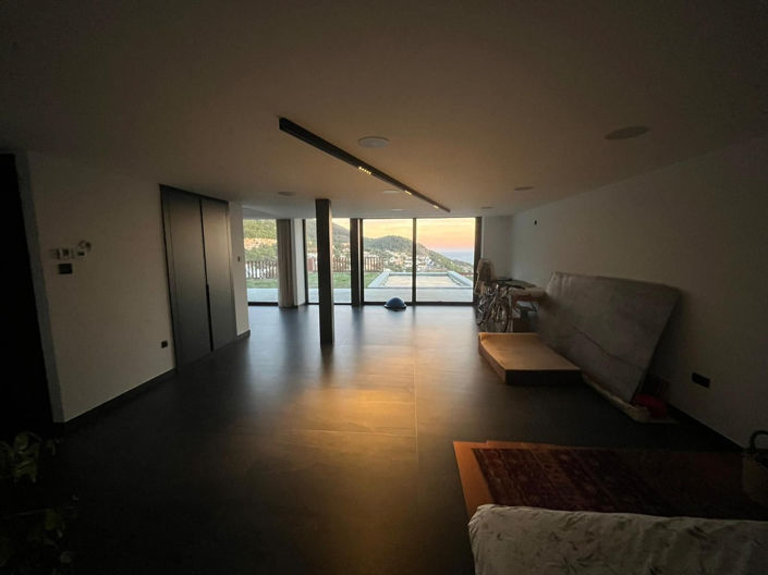 Image No.28-5 Bed Villa for sale