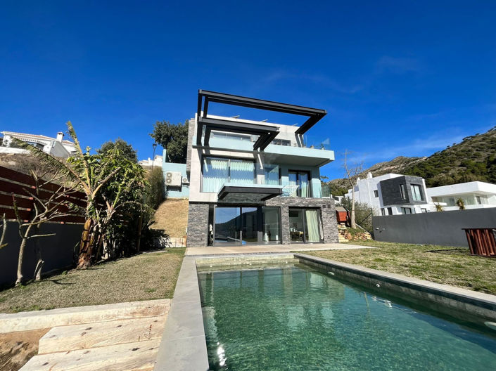 Image No.3-5 Bed Villa for sale