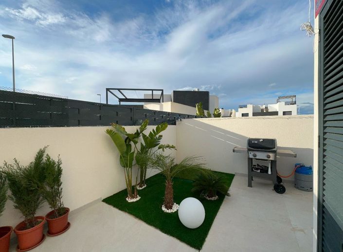 Image No.5-2 Bed Villa for sale