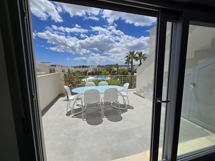 Image No.17-2 Bed Property for sale