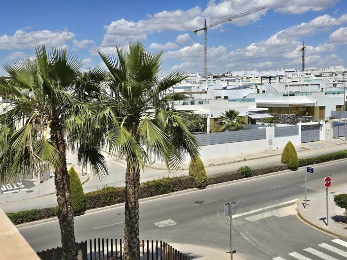 Image No.28-2 Bed Property for sale