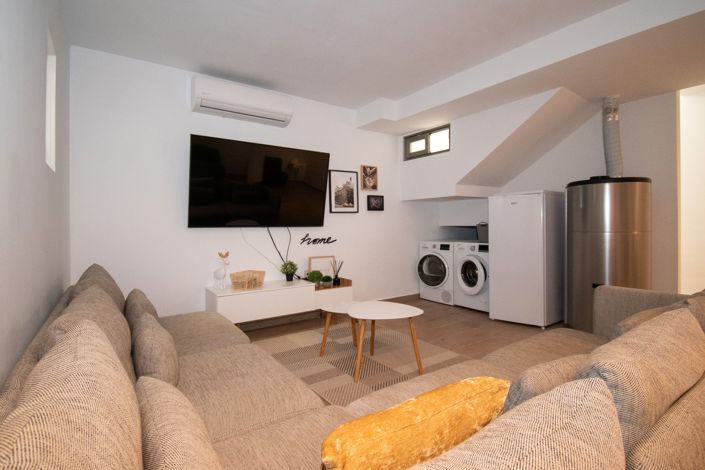 Image No.38-5 Bed Villa for sale