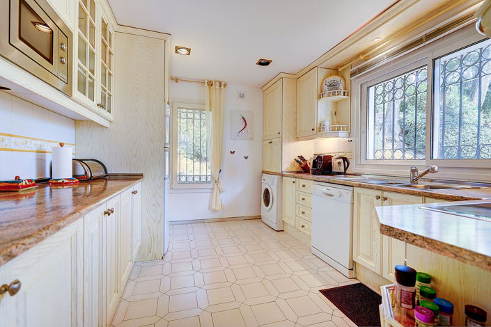 Image No.10-3 Bed Villa for sale