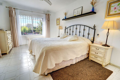 12-53013098fcab6c38b1379cd33298e050