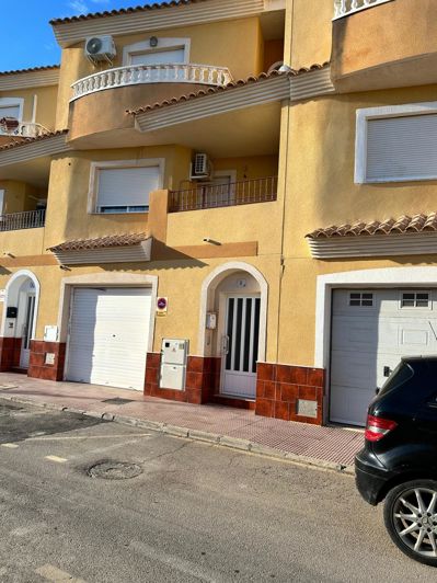 Image No.1-4 Bed Townhouse for sale