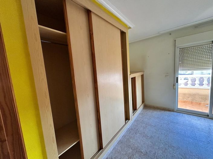 Image No.18-4 Bed Townhouse for sale