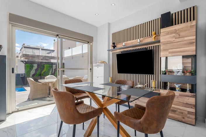 Image No.7-4 Bed Villa for sale