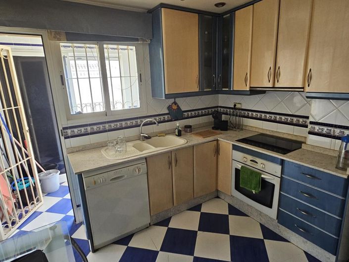 Image No.15-4 Bed Property for sale