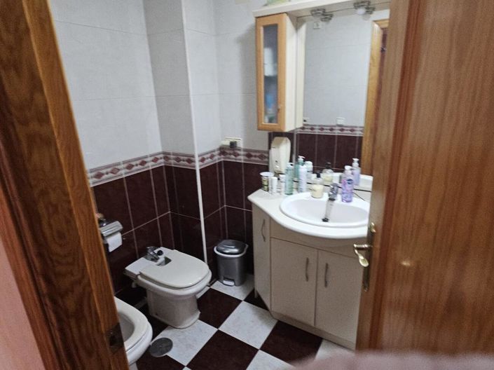 Image No.22-4 Bed Property for sale