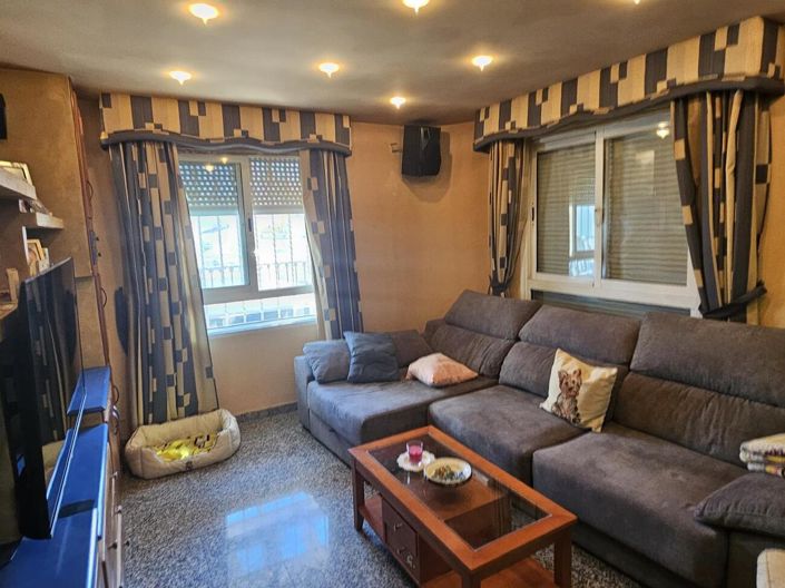 Image No.6-4 Bed Property for sale