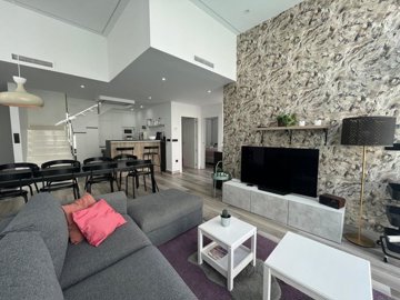 0e557b04a612baed23e7xlarge