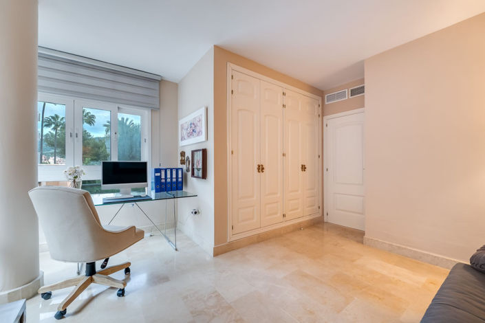 Image No.25-3 Bed Apartment for sale