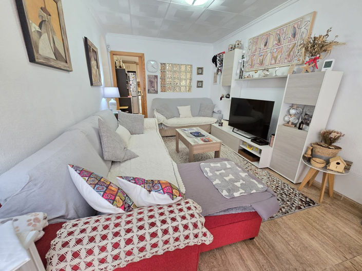 Image No.8-2 Bed House for sale