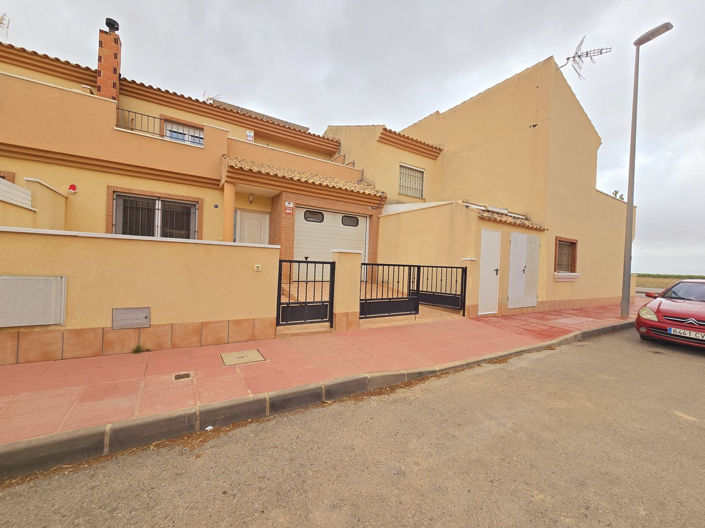 Image No.1-3 Bed House for sale