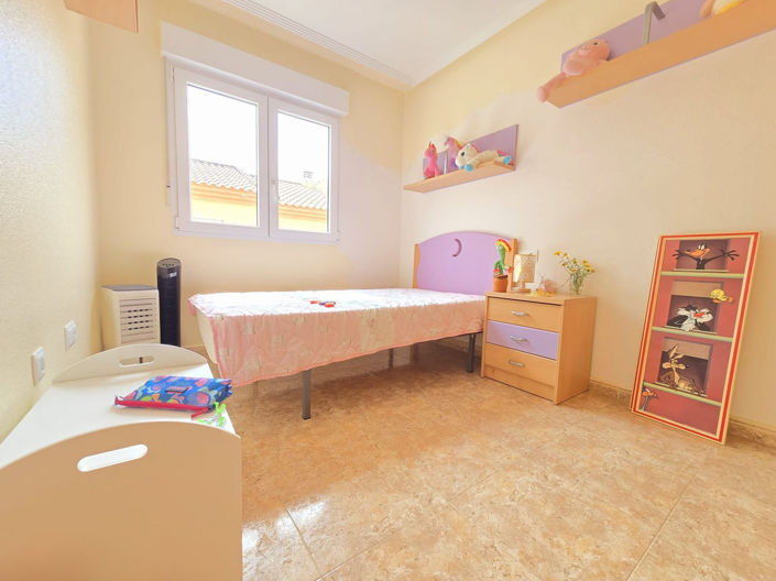 Image No.11-3 Bed House for sale