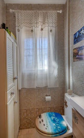 Image No.18-3 Bed House for sale