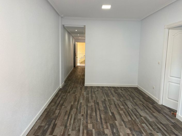 Image No.33-2 Bed Apartment for sale