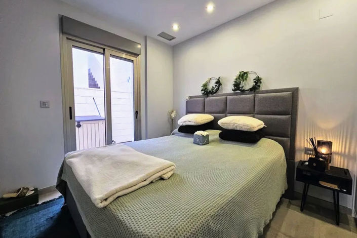 Image No.16-3 Bed House for sale