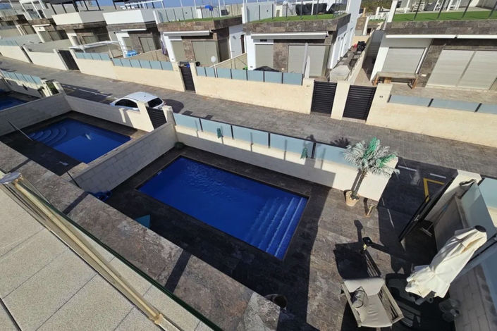 Image No.24-3 Bed House for sale