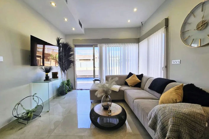 Image No.6-3 Bed House for sale